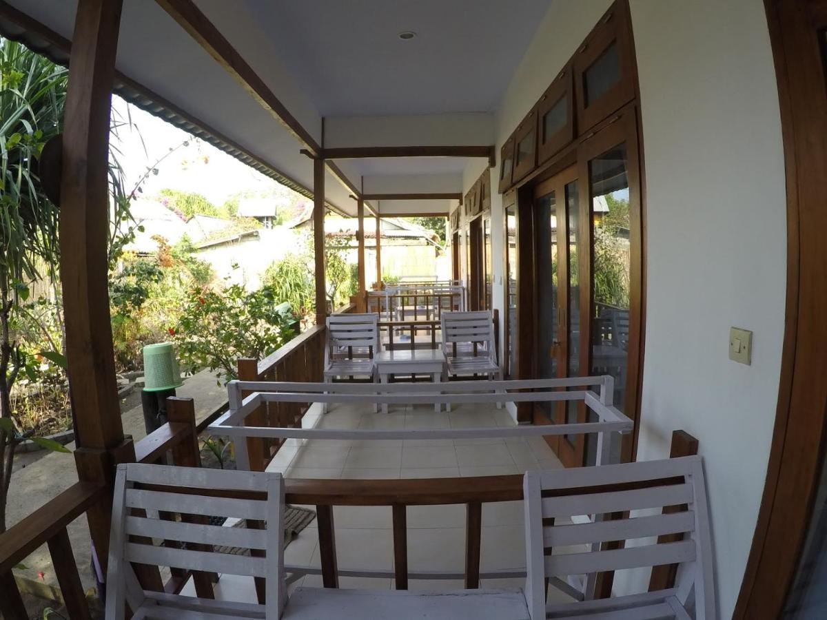 Gili Smile Bungalow Τζίλι Τραγουανγκάν Εξωτερικό φωτογραφία
