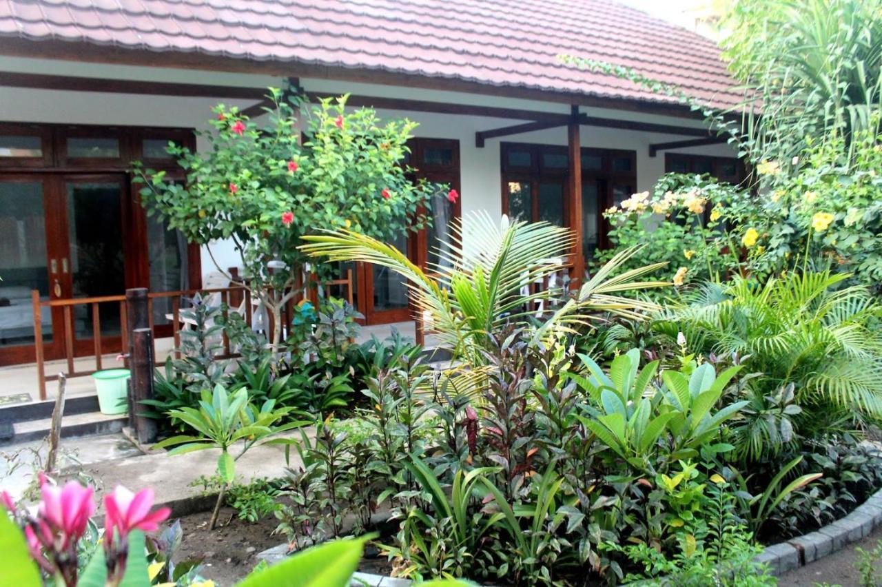 Gili Smile Bungalow Τζίλι Τραγουανγκάν Εξωτερικό φωτογραφία