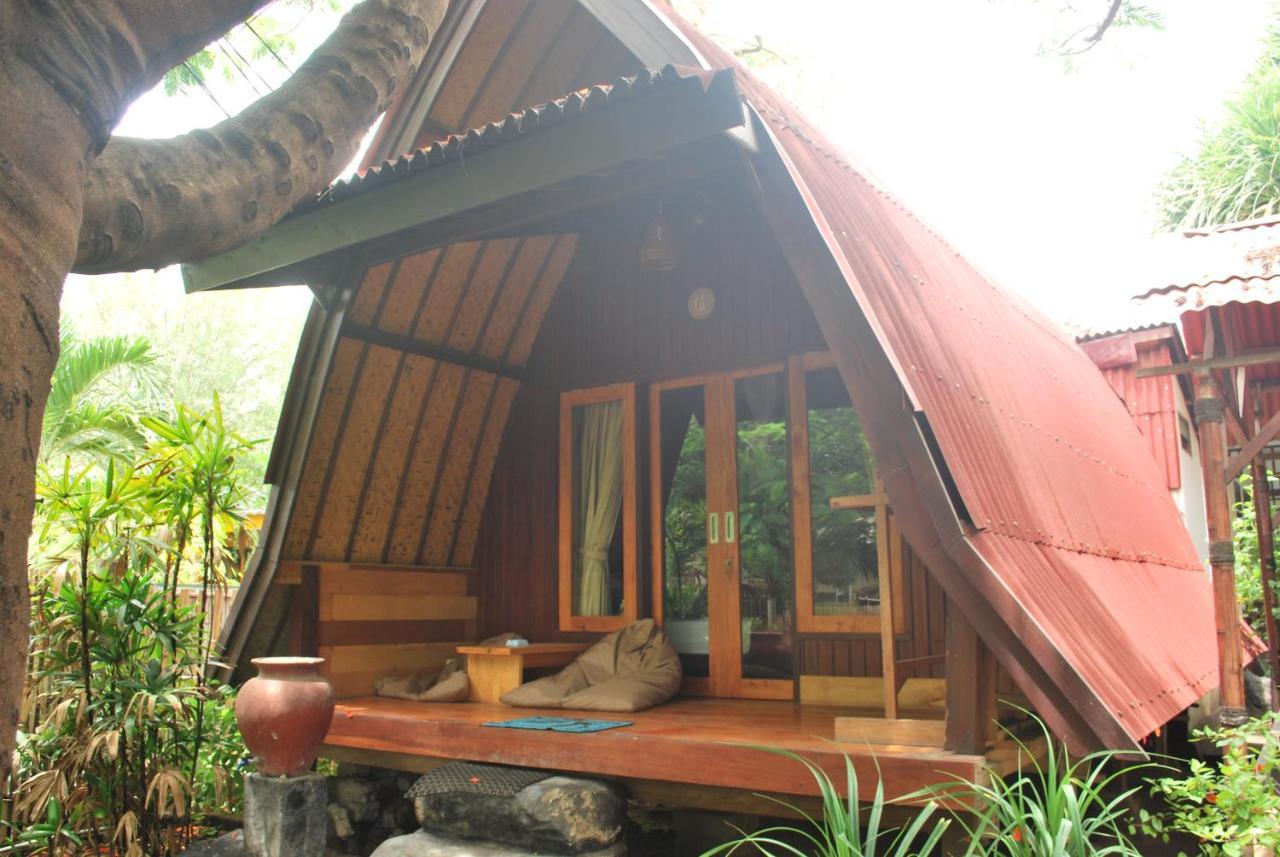 Gili Smile Bungalow Τζίλι Τραγουανγκάν Εξωτερικό φωτογραφία