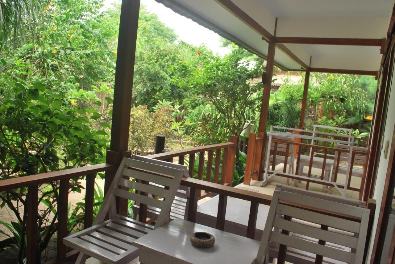 Gili Smile Bungalow Τζίλι Τραγουανγκάν Εξωτερικό φωτογραφία