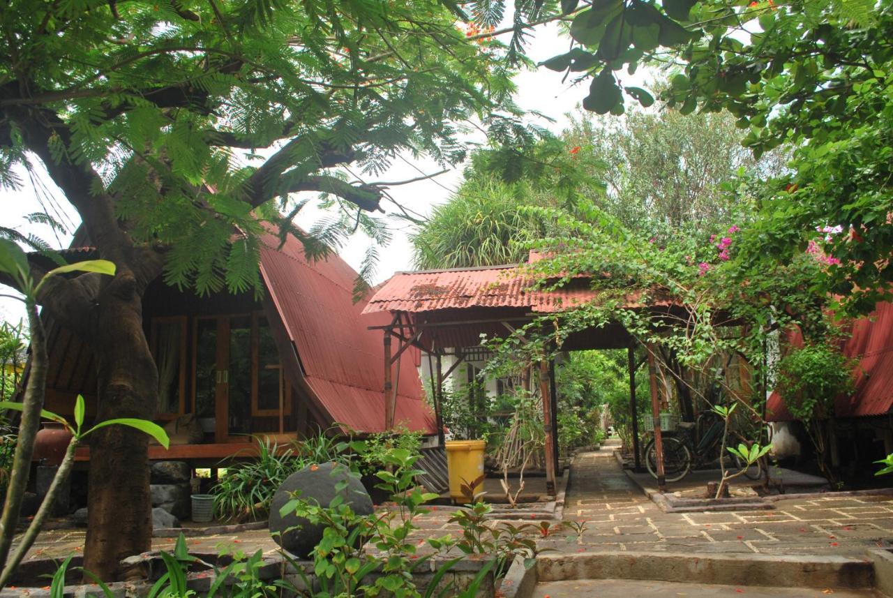 Gili Smile Bungalow Τζίλι Τραγουανγκάν Εξωτερικό φωτογραφία