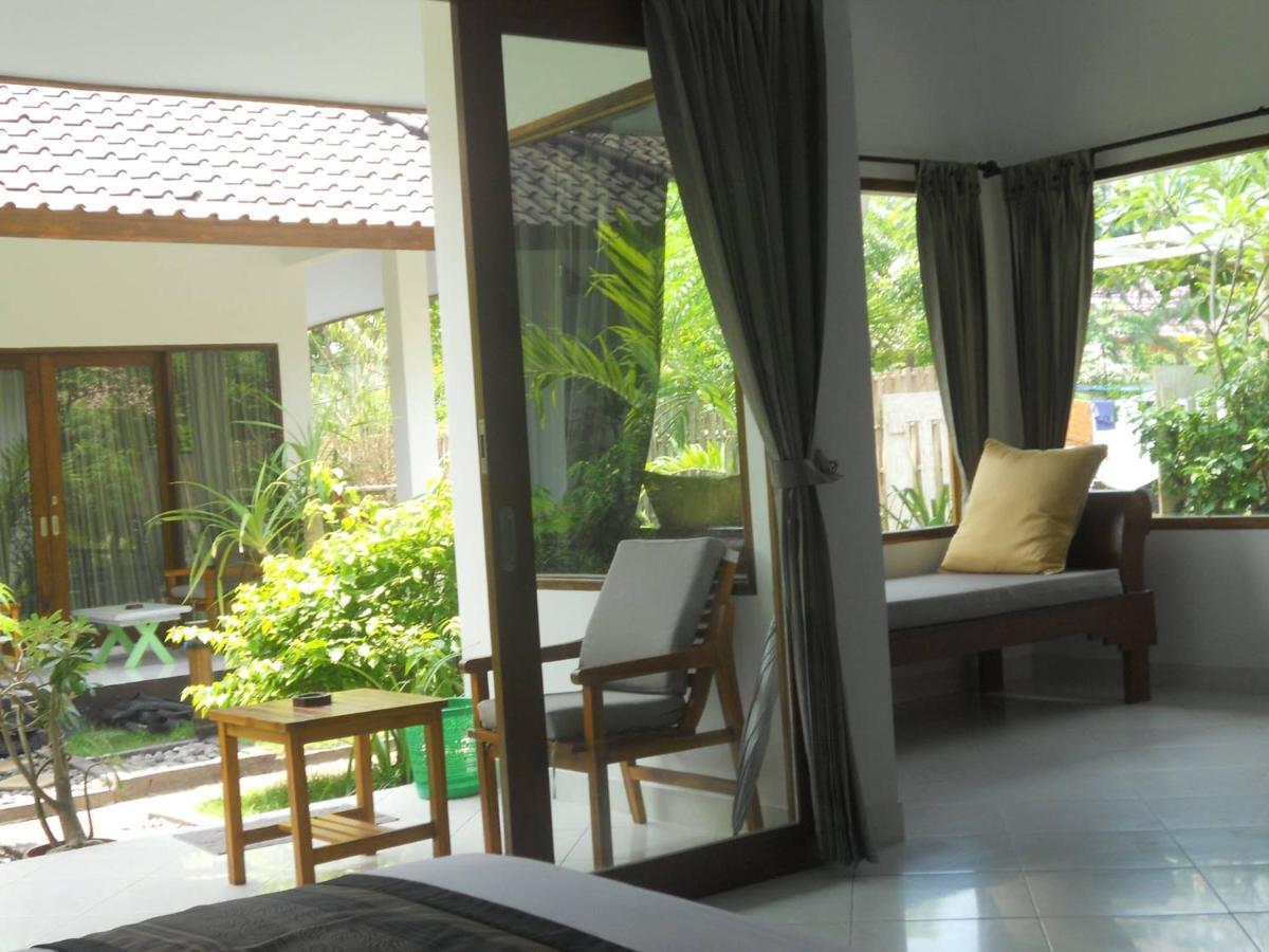 Gili Smile Bungalow Τζίλι Τραγουανγκάν Εξωτερικό φωτογραφία