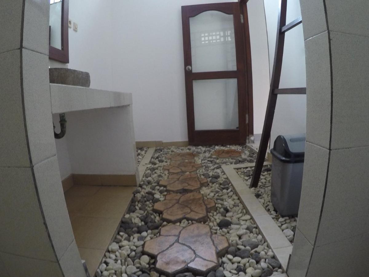 Gili Smile Bungalow Τζίλι Τραγουανγκάν Εξωτερικό φωτογραφία
