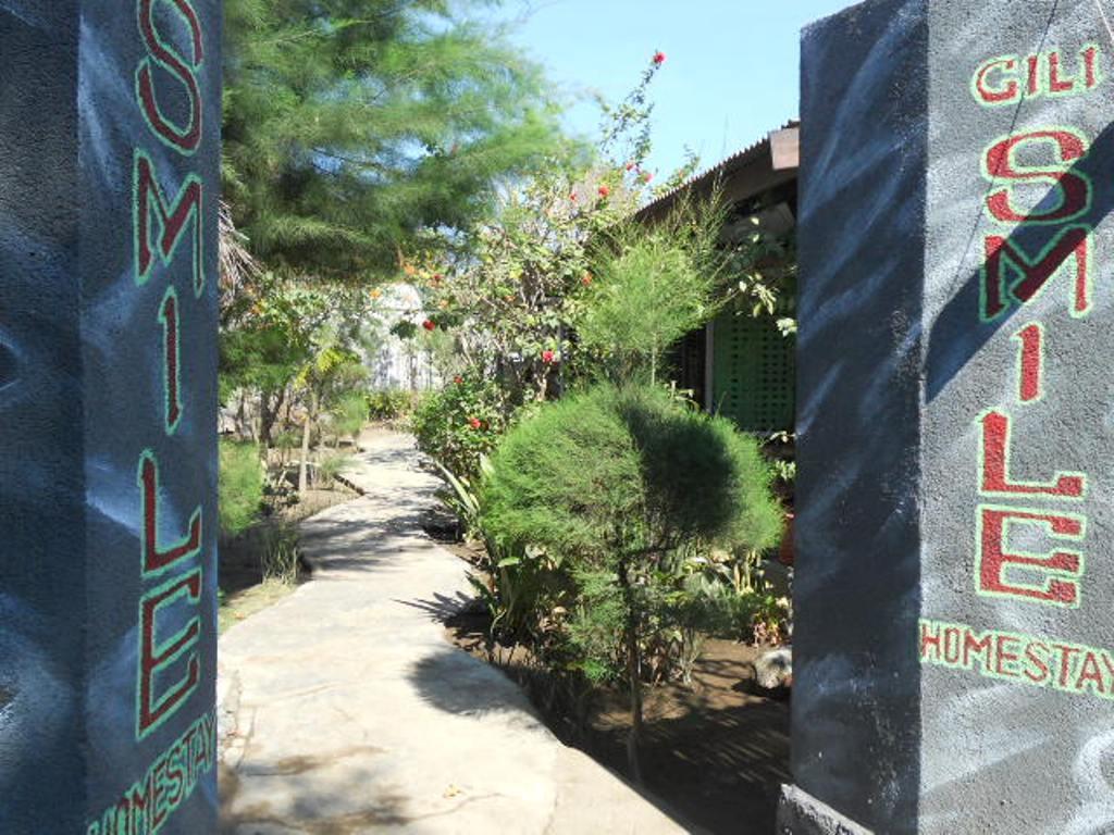 Gili Smile Bungalow Τζίλι Τραγουανγκάν Εξωτερικό φωτογραφία