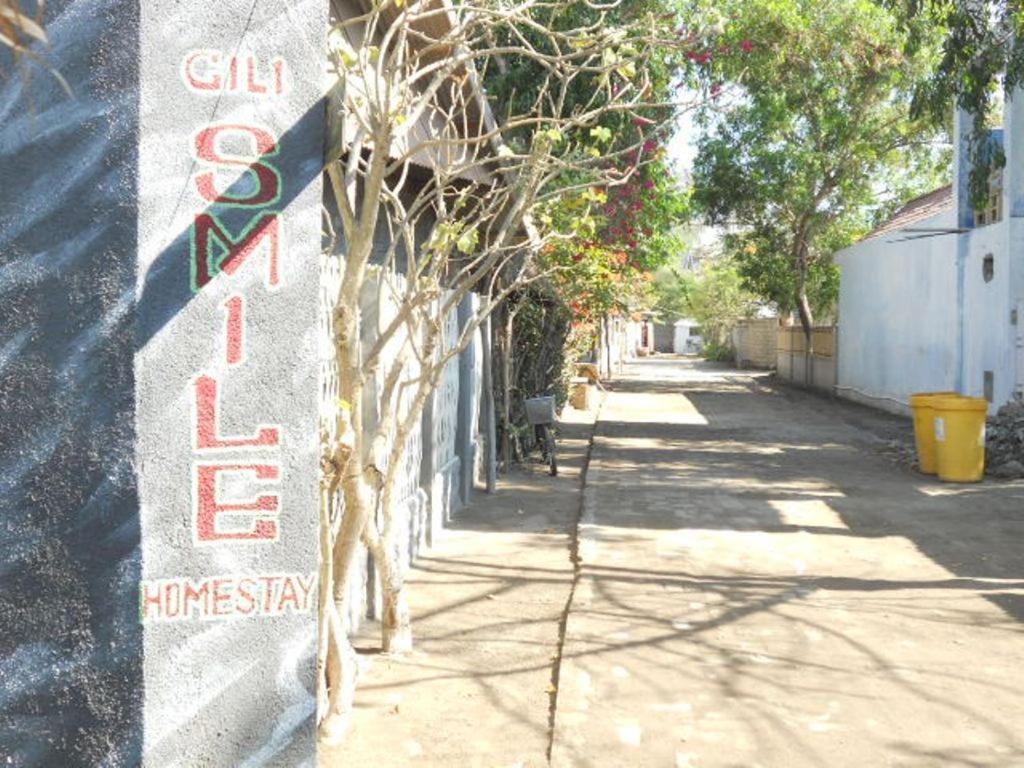 Gili Smile Bungalow Τζίλι Τραγουανγκάν Εξωτερικό φωτογραφία